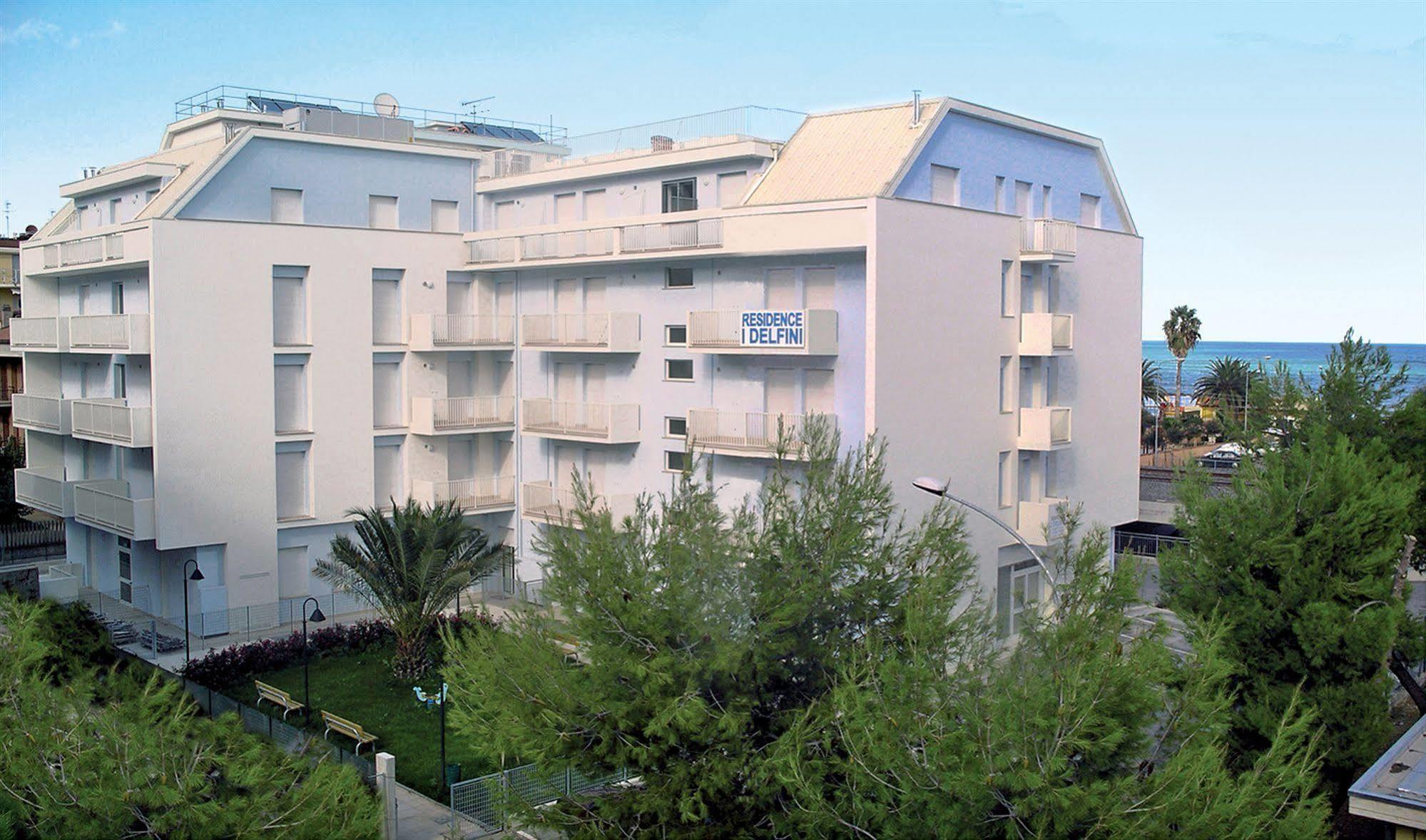 Residence I Delfini Cupra Marittima Exterior foto
